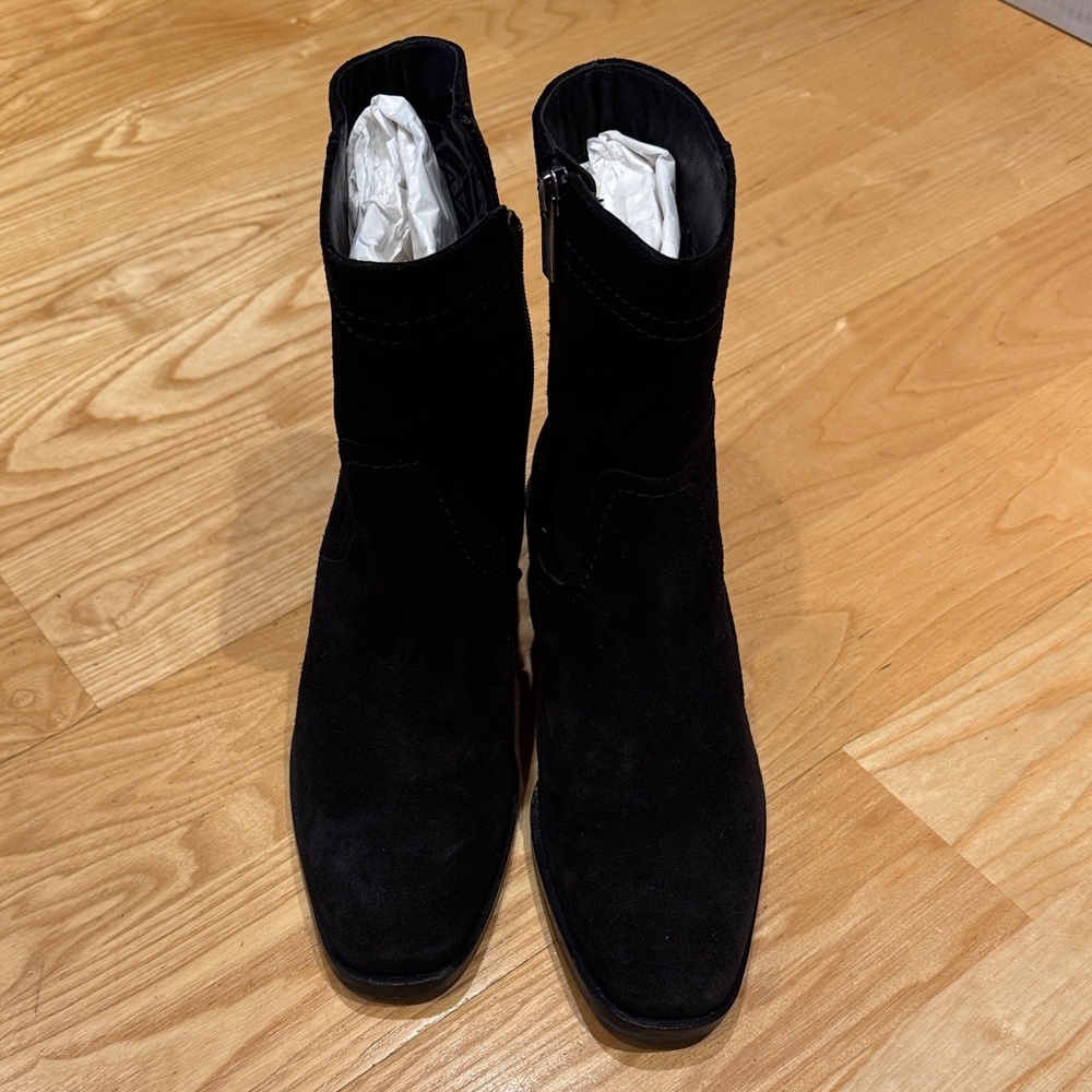 Excellent *Aquatalia* Black Suede Ankle Boots - Sz. 8.5M